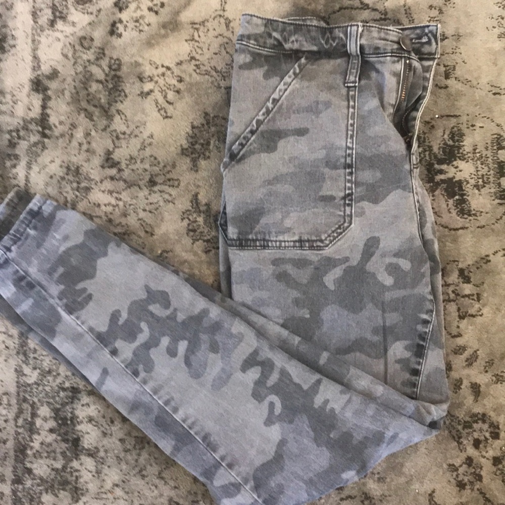 Size 6 Camo Jeggings